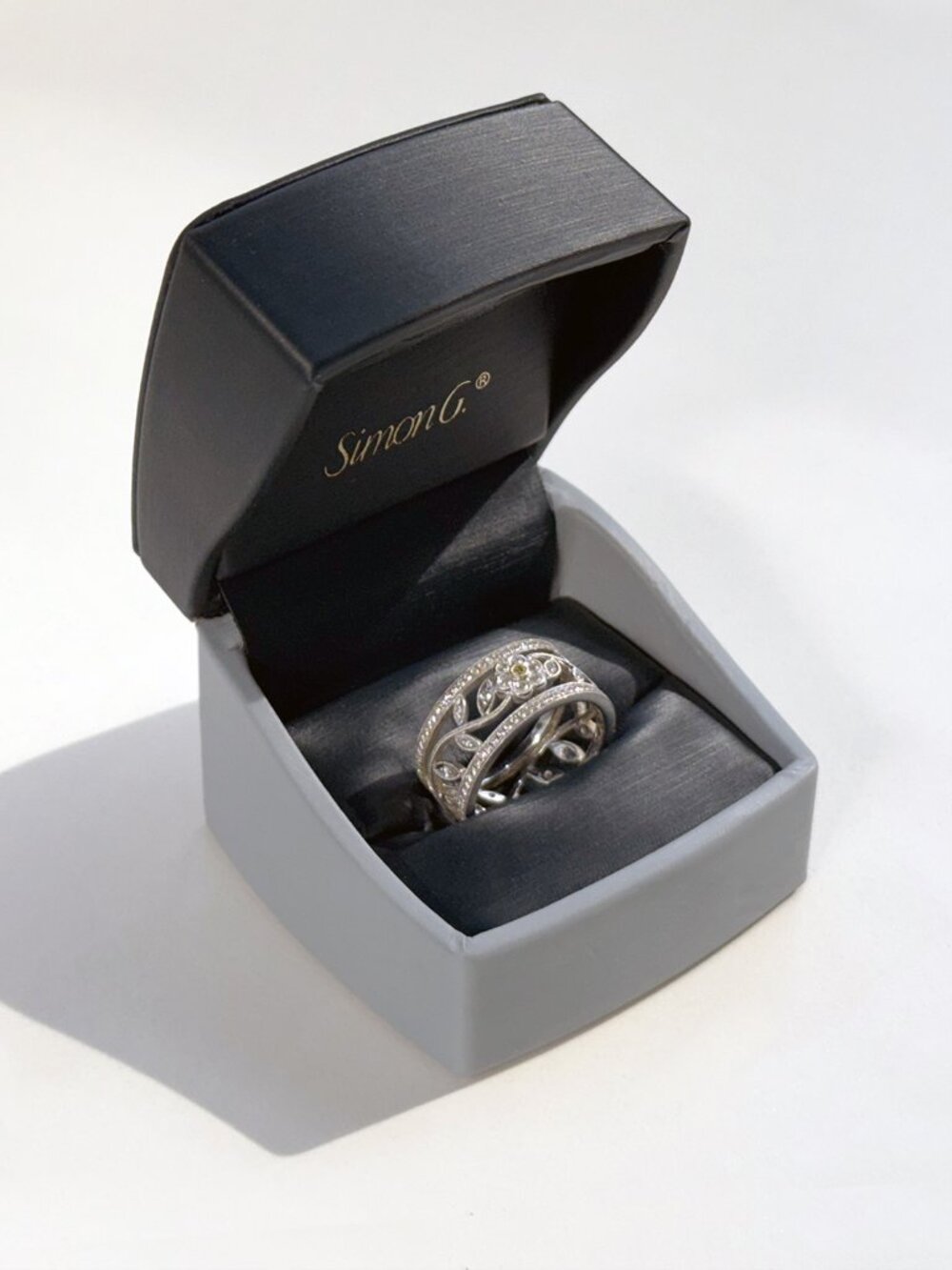 Simon G 18-Karat Gold Diamond Ring